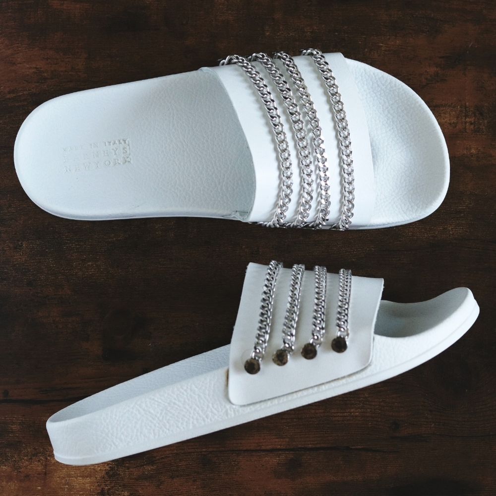 Italian chain slides 8 • Barneys NY
